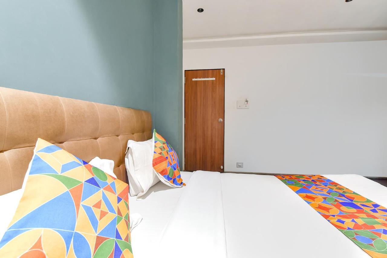 Fabhotel Nidhivan, Udhna Junction Surate Extérieur photo