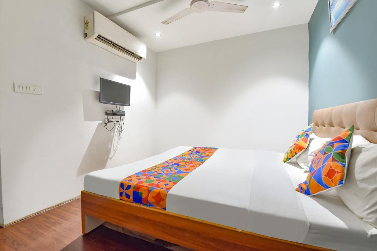 Fabhotel Nidhivan, Udhna Junction Surate Extérieur photo