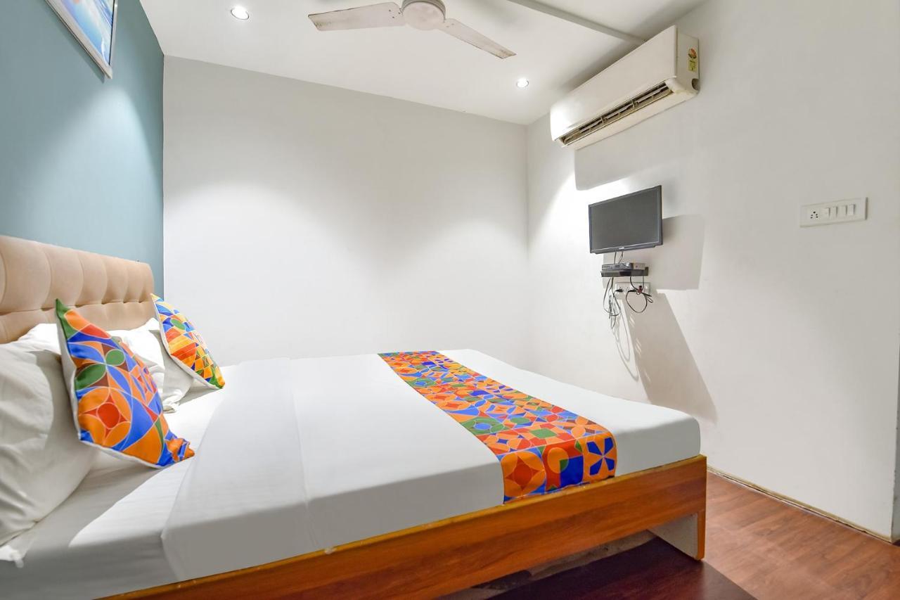 Fabhotel Nidhivan, Udhna Junction Surate Extérieur photo